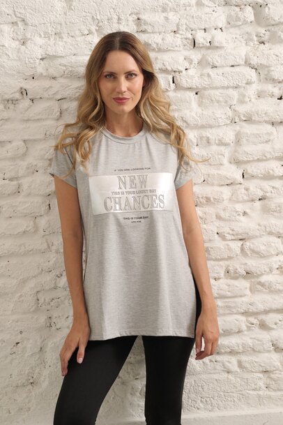 REMERA MC NEW CHANCES CON APLIQUE CAMUFLADO